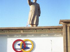 01 Mao Statue Welcomes You To Kashgar